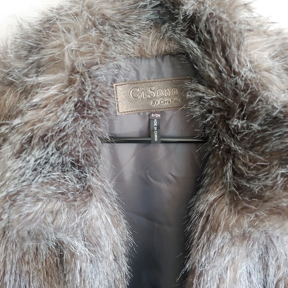 Clothes - Picture 3 of 4